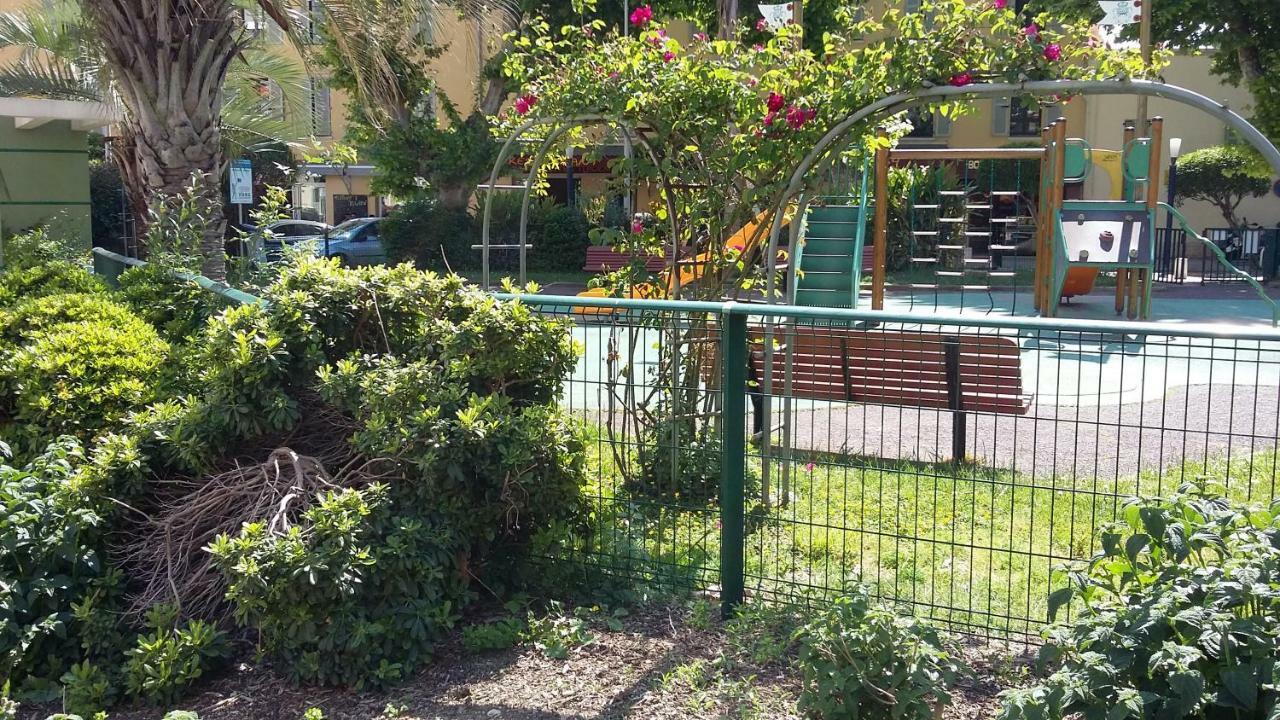 Appartamento Jardins Du Pont Du Lys Juan-les-Pins Esterno foto
